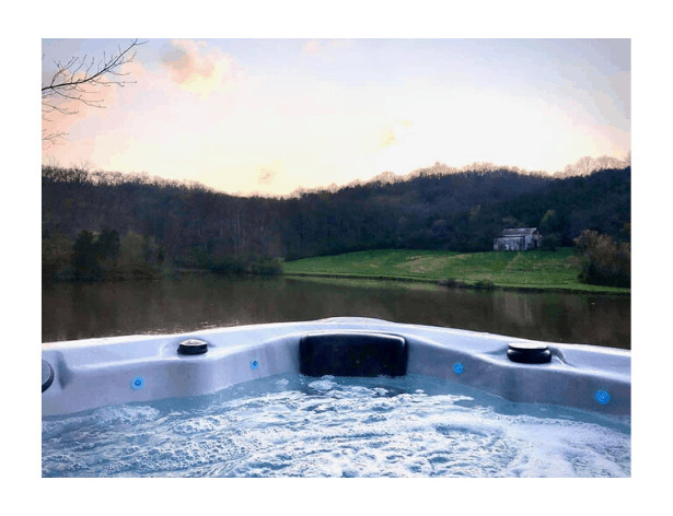 Hot Tub at Romantic Getaway in Northern Kentucky